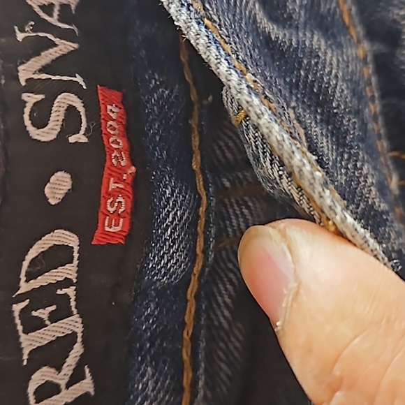 Red snap jeans - Picture 3 of 4